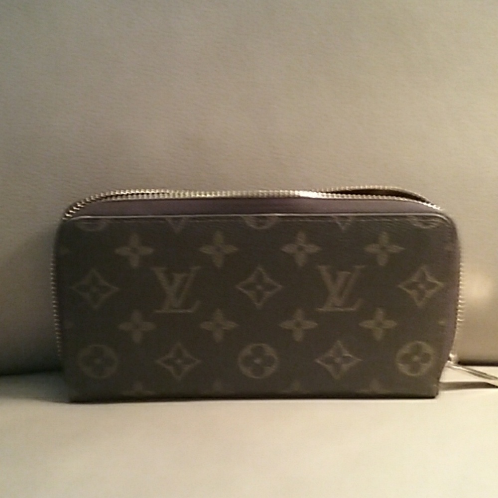 Louis Vouttion wallet